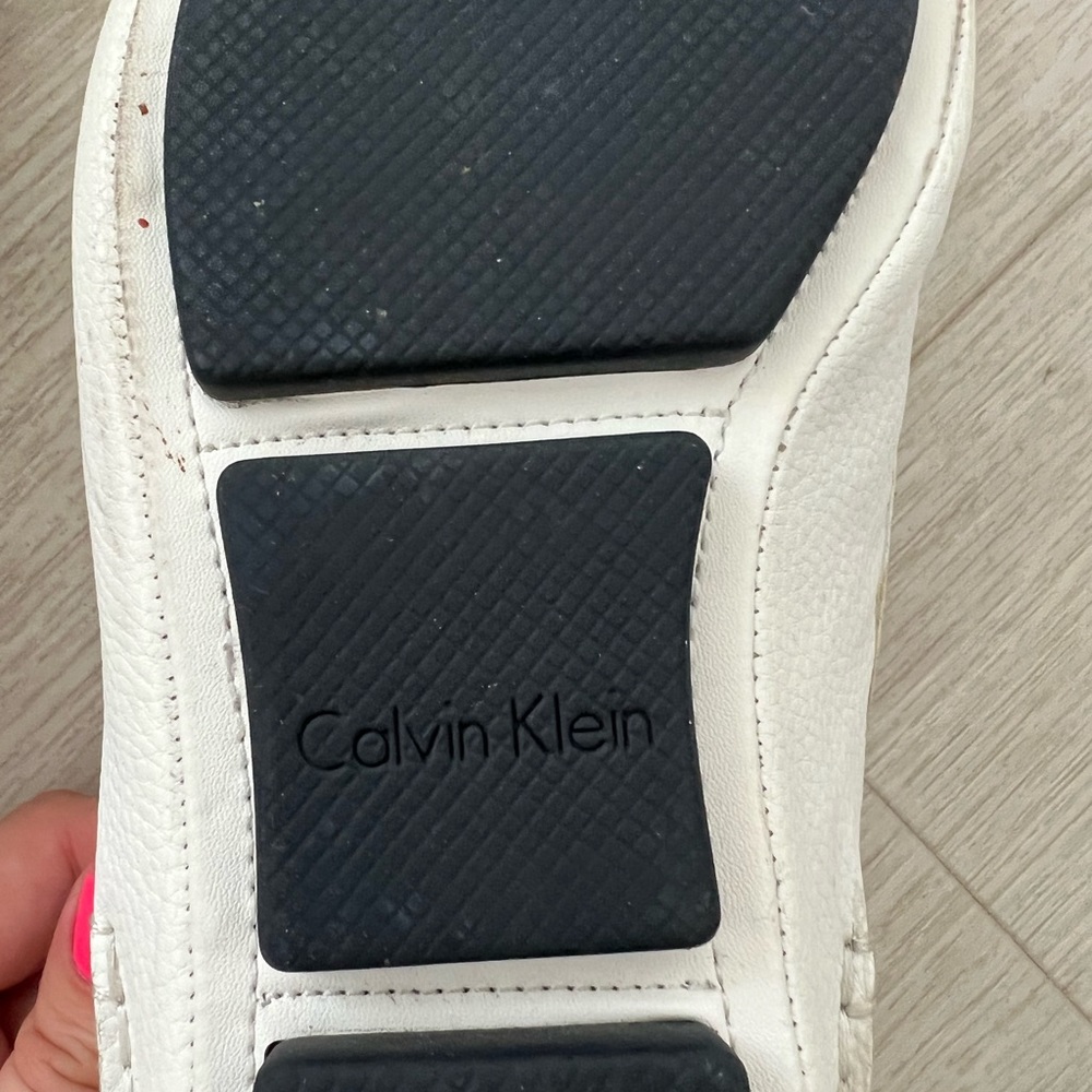 Calvin Klein - Picture 6 of 6